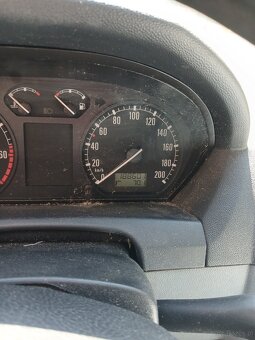 Skoda Fabia 1,2 64KM Hatchback - 4
