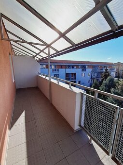 3 pokojowe mieszkanie, 52.80m2, duży balkon, III piętro, os. - 4