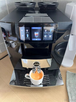 Ekspres do kawy w pełni automatyczny JURA GIGA 10 Diamond Bl - 4