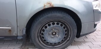 VW Passat Kombi 1.9 2007 r. - 4