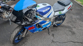 Suzuzki R GSX 600 SRAD - 4