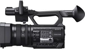 Sprzedam kamerę Sony HXR- NX 100 i inny sprzęt Foto - 4