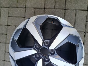 Felga Nissan Qashqai j12 III 18 x71 /2j ET45 5x114,3 - 4