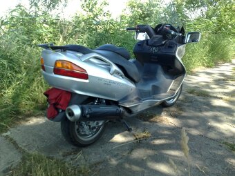 Suzuki Burgman 650 AC 36. 800 tys km 2004r - 4