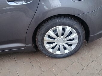 Sprzedam Toyota Avensis automat - 4