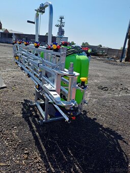 Opryskiwacz zawieszany - 4