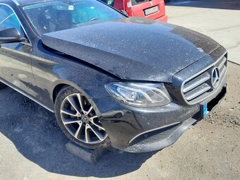 Mercedes Benz třídy E 400 combi - 4