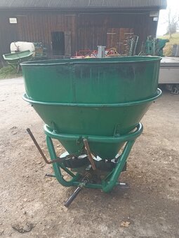 Rozsiewacz nawozów Amazone dwutalerzowy 350L - 4