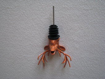 Dekoracyjny dozownik, aerator, nalewak do butelek – jeleń - 4