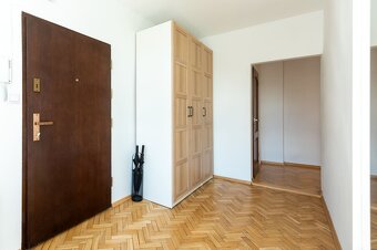 Urokliwy apartament z 3 sypialniami przy Rynku Głównym - 4