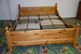 łóżko sosnowe z nowymi materacami - 4