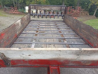 Rozrzutnik obornika JF AV 2T - 4