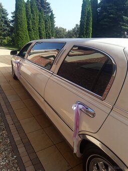 Limuzyna do ślubu Lincoln Town car - 4
