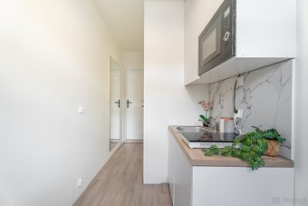 Nowoczesny pokój z łazienką i balkonem przy uczelni. - 4