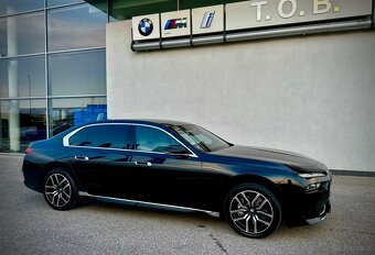 Oferuję na sprzedaż luksusowe BMW 750e xDrive - 4