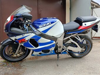 Suzuki GSX-R 750 uszkodzony - 4