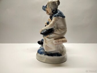 Figura porcelana szkliwiona -stan idealny Dziadkowie niebies - 4