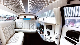 Lincoln Town Car Excalibur – Luksusowa Stretch Limuzyna - 4