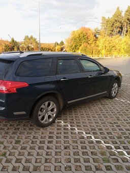 Sprzedam C5 x7 kombi 2.0 HDi 136km 334000 przebiegu - 4