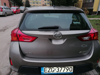 Sprzedam Toyotę Auris Active II -2013 - 4