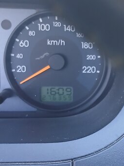 Sprzedam samochód ford fiesta mk 6 - 4