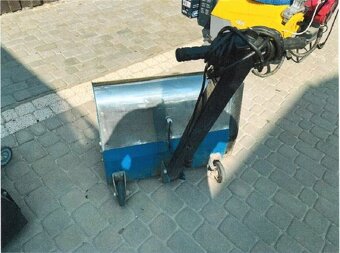 Syndyk sprzeda trzepaczki mechaniczne do dywanów, grzejniki - 4