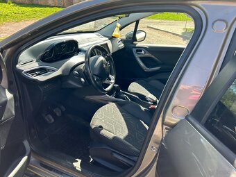 Peugeot 2008 - 4