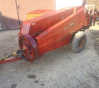 Prasa kostkująca New Holland Super 65 - 4