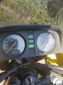 SUZUKI DR 650  SUPER  STAN MAŁY PRZEBIEG - 4
