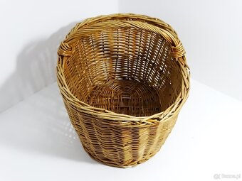 Duży kosz wiklinowy o wymiarach 52 × 35 × 33 cm (wysokość z - 4