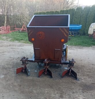 Sadzarka do ziemniaków dwurzędowa czeska Famaros S-204 - 4