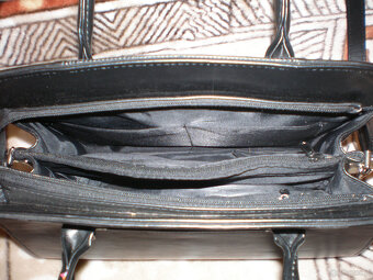 Sprzedam torebkę w kolorze czarnym - 4