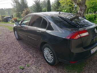 Renault Laguna III Liftback - 4