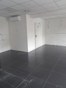 Lokal usługowy 80 m² – parter z witryną, ul. Górnośląska - 4