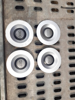 AUDI S8 D2 - dekielki 8D0601165E - 4