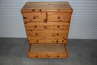 komoda z szufladami z drewna sosnowego - 4