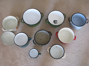 Emaliowane garnki, pokrywki, patelnie, miski, durszlak, kosz - 4