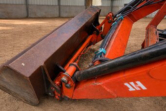 Kubota B2530  – ciągnik z ładowaczem czołowym i koparką - 4