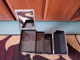 Kuferek na kosmetyki - 4