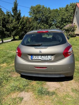Peugeot 208 - 4