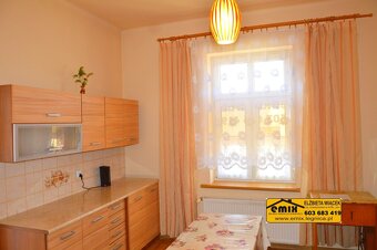 2 pokoje, I piętro, balkon, własny parking, teren ogrodzony - 4