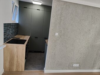 2 pokoje,32m2,balkon, III p., po remoncie. Os. Kaliniec - 4