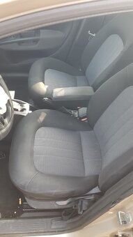 Fiat Linea 1.4 benzyna 77 KM 2008 r. klimatyzacja części - 4