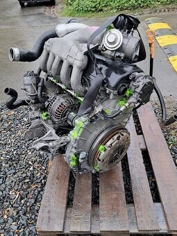 Silnik 2,5 tdi 128kw: Axe top stan T5 komletowy - 4