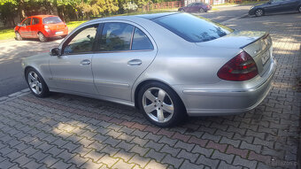 Mercedes W 211 B.Zadbany - 4