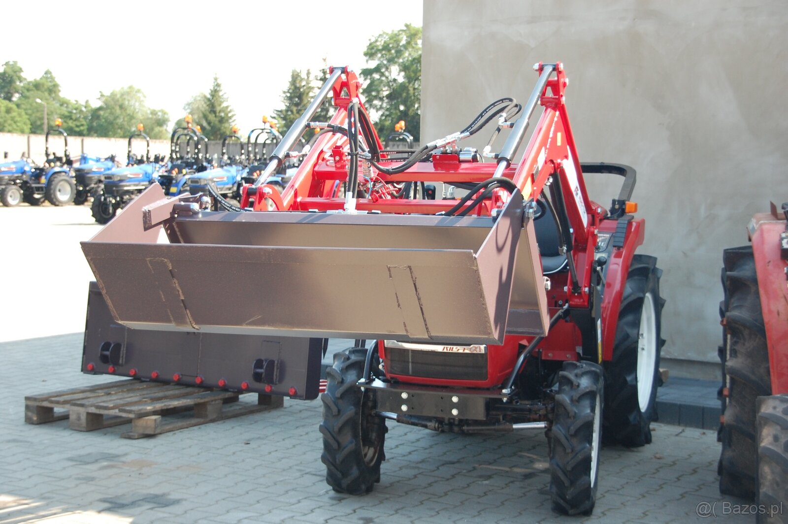 Nowy Ładowacz TUR z Samopoziomowaniem do Traktorów Mitsubish - 5
