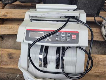 Syndyk sprzeda pakiet urządzeń, w tym wagi, kontenery - 5