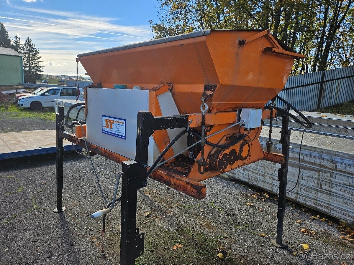 Wielostanowiskowa ciężarówka z platformą, posypywarka miejsk - 5