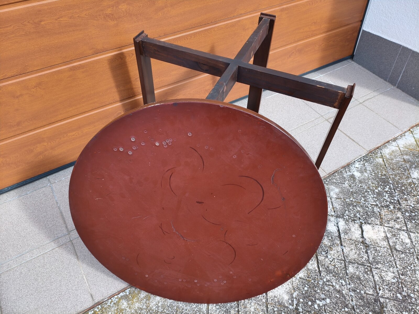 HALABALA H-168 katalogový stůl značen UP - 5