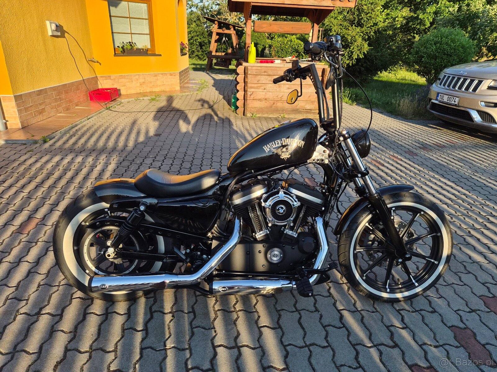 Harley-Davidson Iron XL883N – CHOPPER, KTÓRY PRZYCIĄGA SPOJR - 5